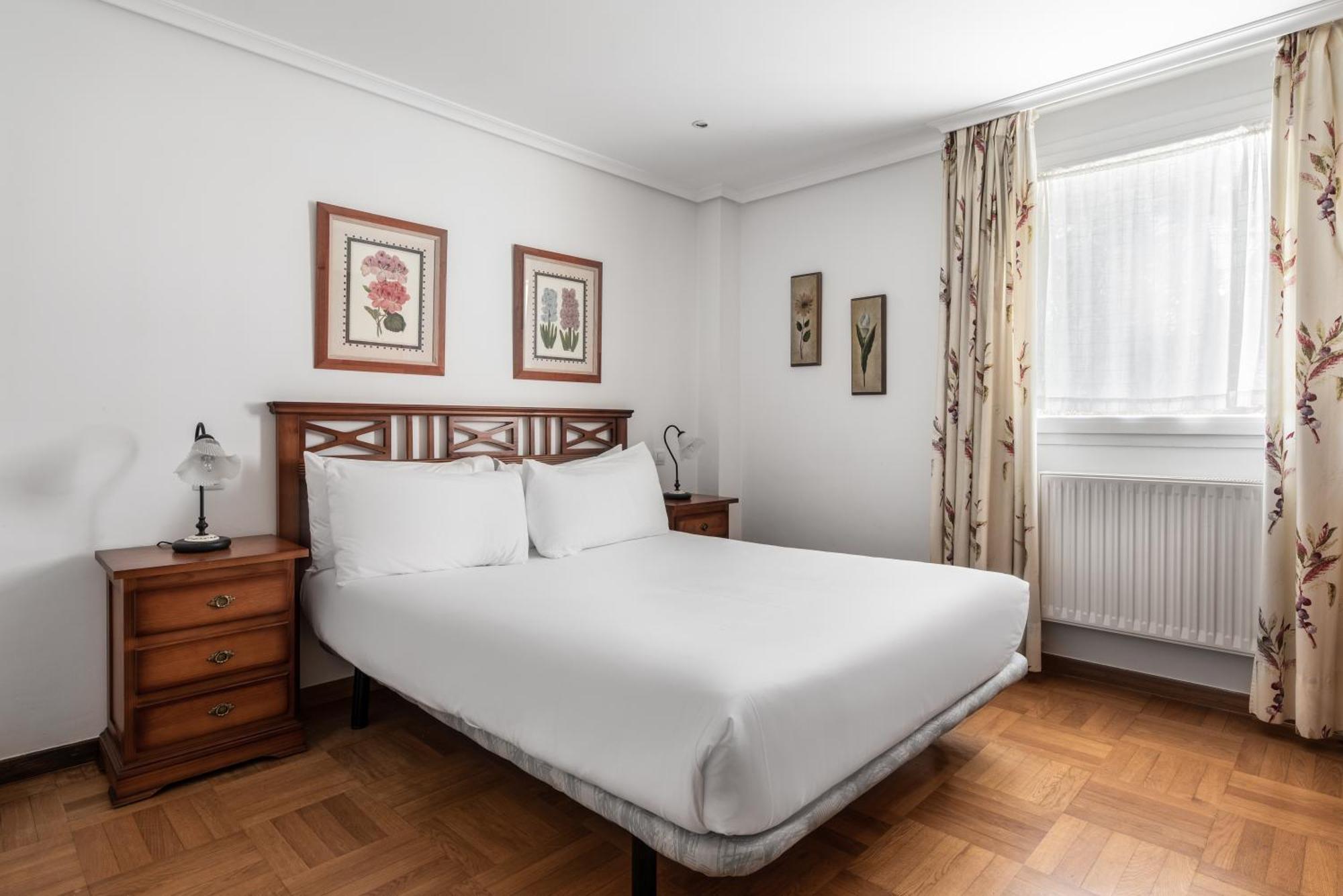 Apartamentos El Cid Burgos Luaran gambar